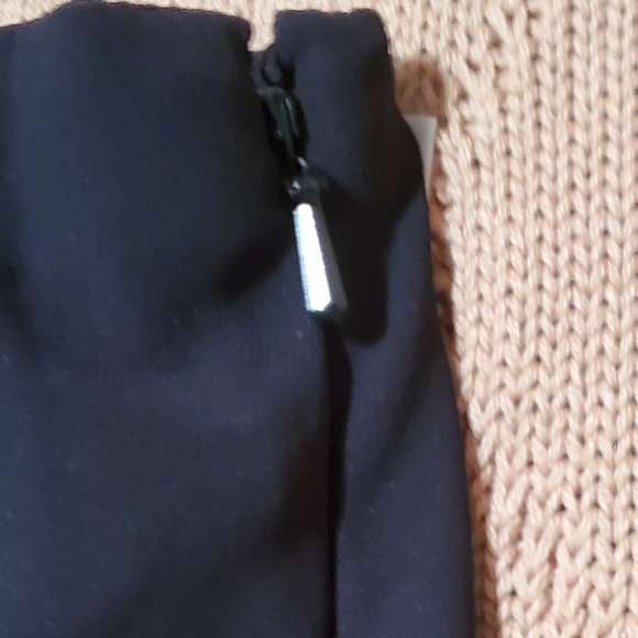 Black pleated Skirt - Picture 3 of 9